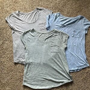 Lot of 3 Gap Factory women’s short-sleeve easy scoop pocket tees (size M)